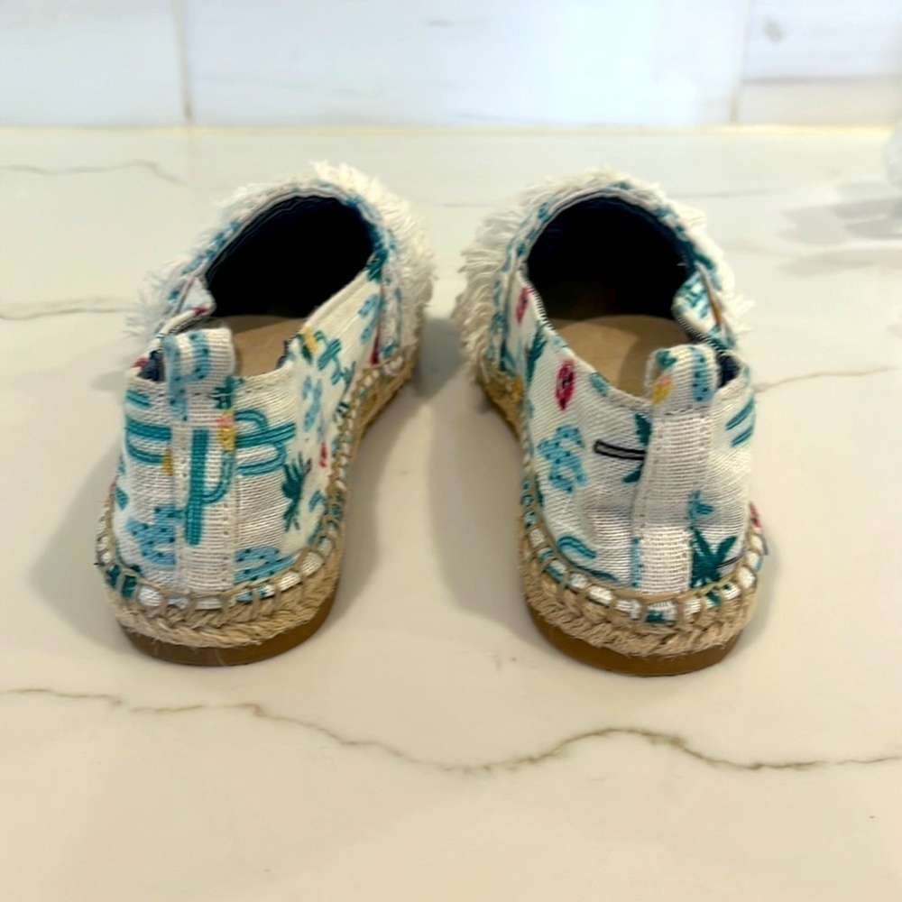 GB Girls tropical print espadrilles fringe slip on shoes size 2 - Picture 6 of 9